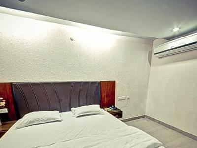 Diamond Springs Hotel วิสาขปัตนัม ภายนอก รูปภาพ